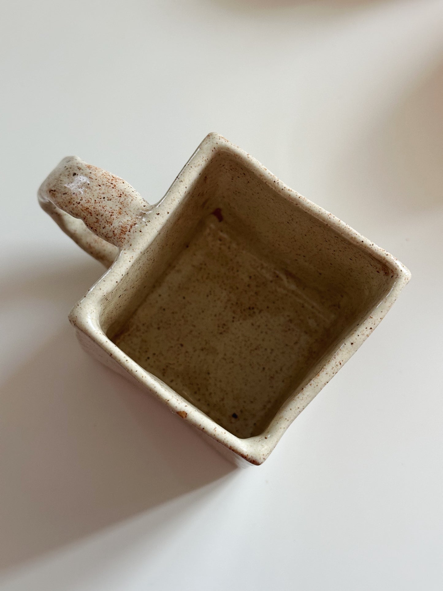 Tasse carrée Makoko